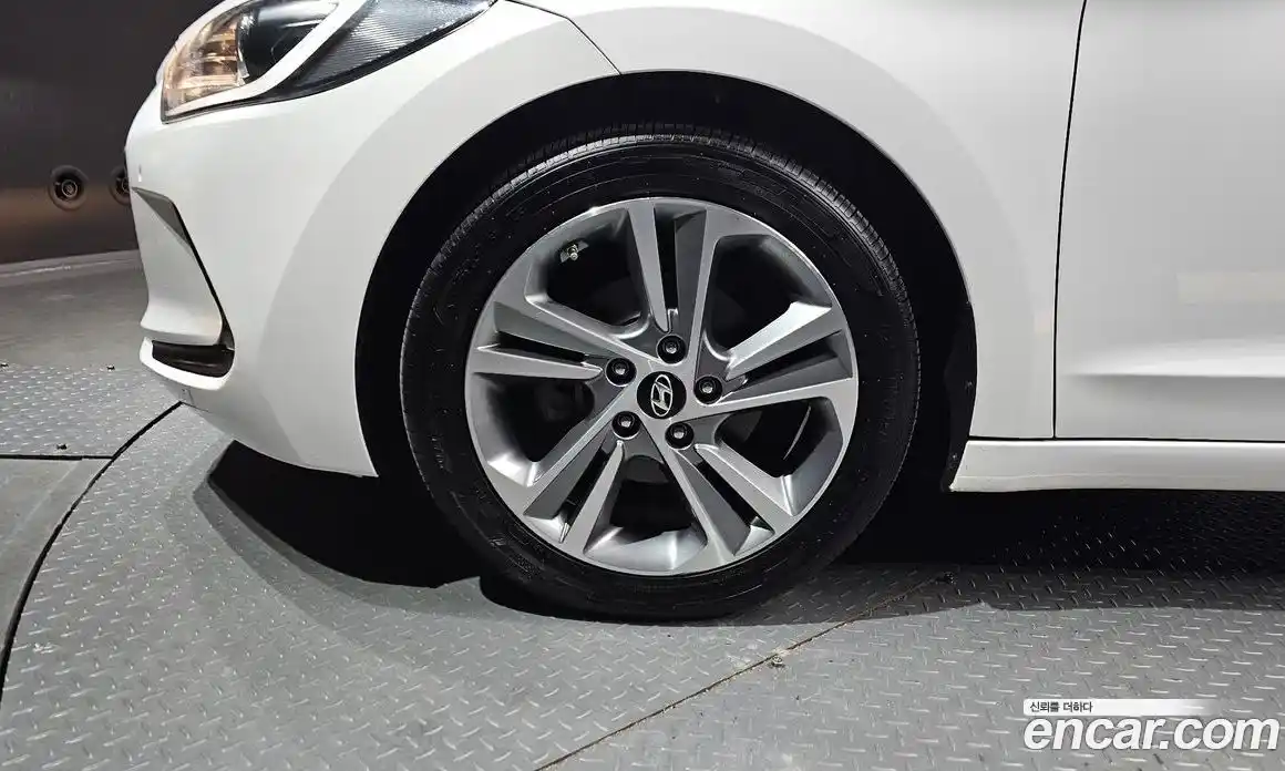 Hyundai Avante 2017 1.6 Автомат в Москве № 400213, фото 5