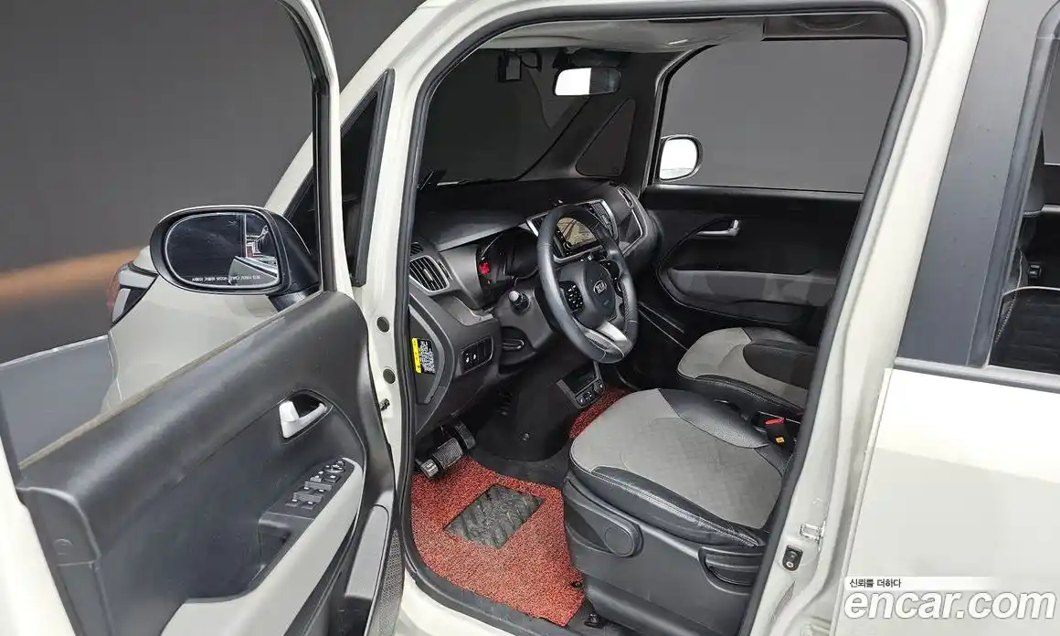 Kia Ray 2018 1.0 Автомат в Москве № 402199, фото 10