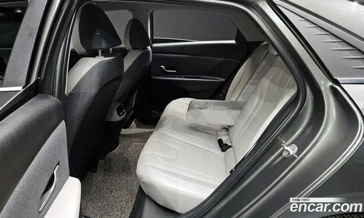 Hyundai Avante 2022 1.6 Автомат в Москве № 112710, фото 5