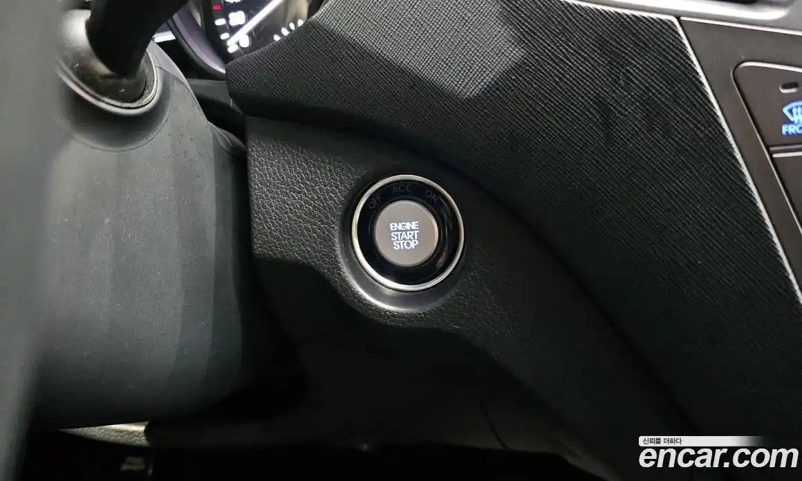 Hyundai Santa Fe 2018 2.0 Автомат в Москве № 113340, фото 11