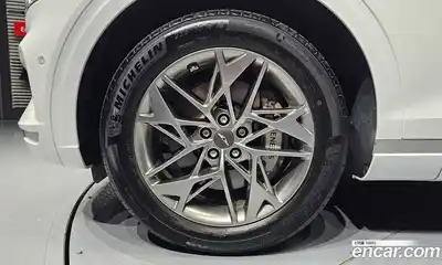 Genesis GV70 2023 2.5 Автомат в Москве № 114155, миниатюра 3