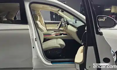 Genesis GV70 2023 2.5 Автомат в Москве № 114155, миниатюра 9