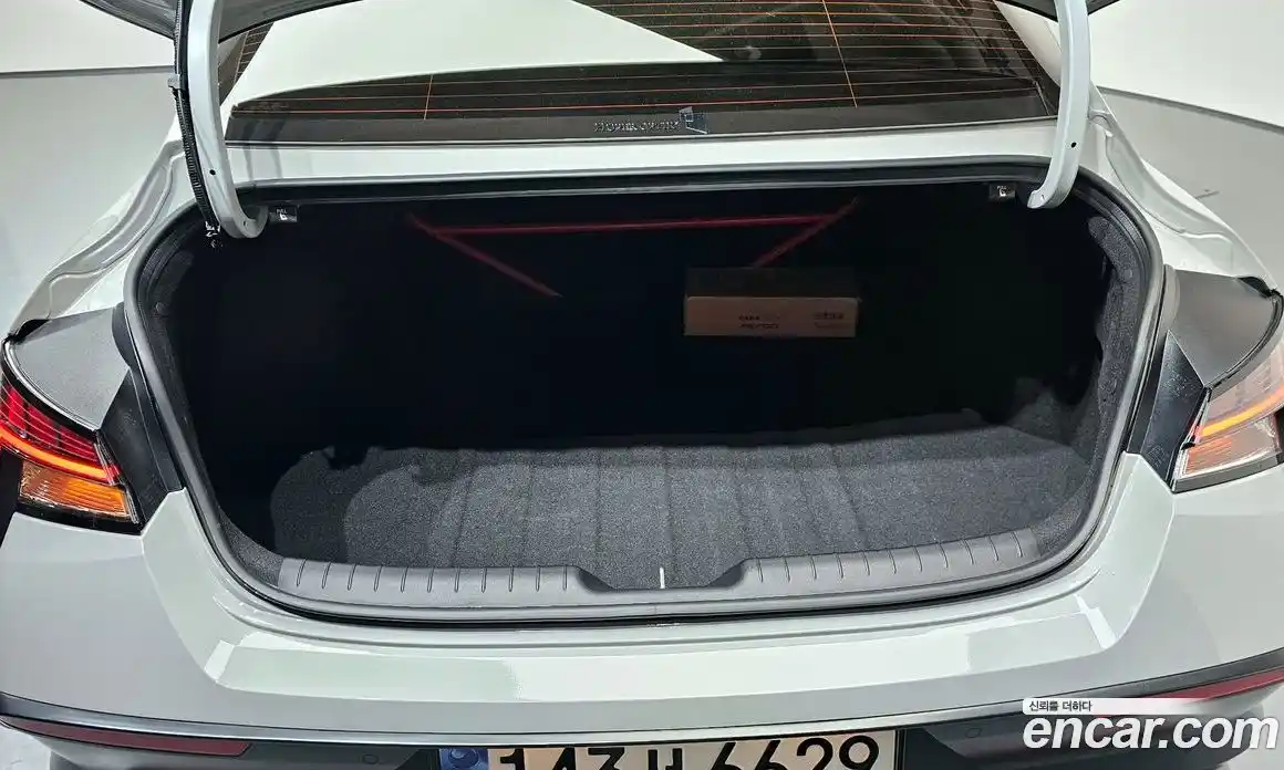 Hyundai Avante 2024 2.0 Механическая в Москве № 119490, фото 1