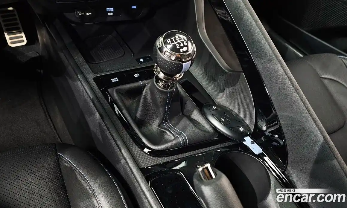 Hyundai Avante 2024 2.0 Механическая в Москве № 119490, фото 4