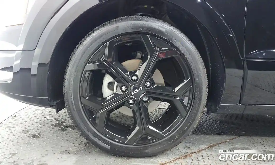 Kia Niro 2023 1.6 Автомат в Москве № 120411, фото 3