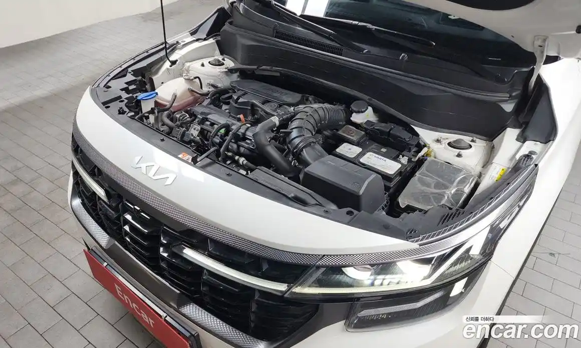 Kia Seltos 2023 1.6 Автомат в Москве № 123988, фото 3