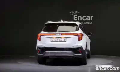 Kia Seltos 2023 1.6 Автомат в Москве № 123988, миниатюра 4