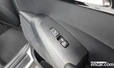 Kia Seltos 2023 1.6 Автомат в Москве № 123988, миниатюра 6