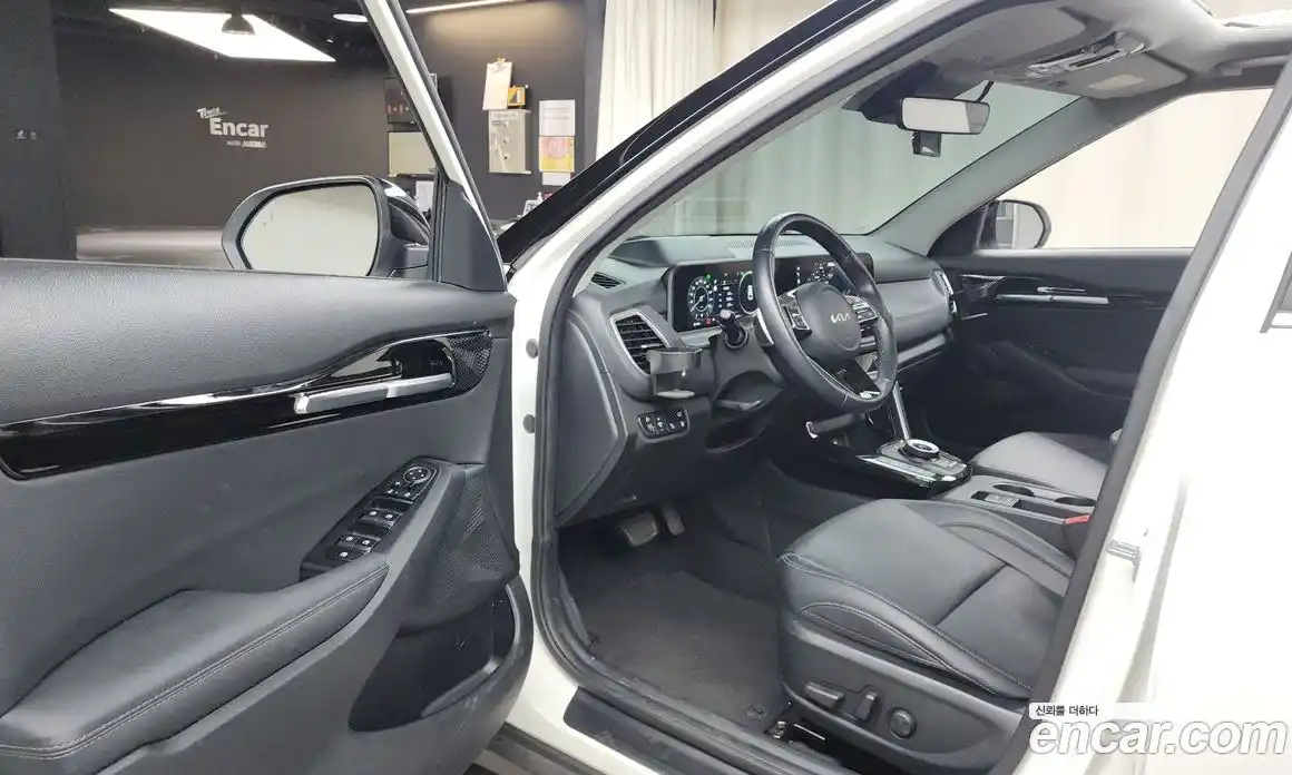 Kia Seltos 2023 1.6 Автомат в Москве № 123988, фото 10