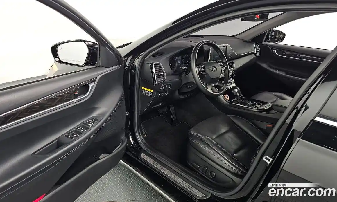 Hyundai Grandeur 2018 2.4 Автомат в Москве № 125257, фото 1