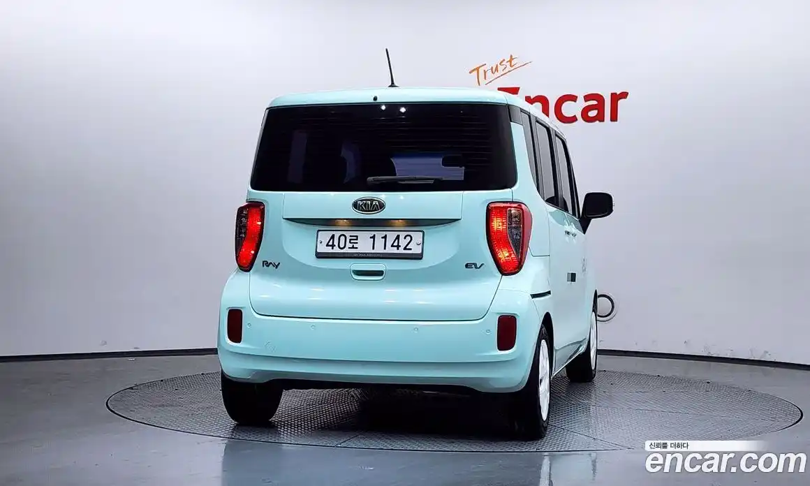 Kia Ray 2013 Автомат в Москве № 134184, фото 15