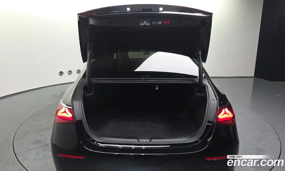 Mercedes-Benz E-Class 2024 2.0 Автомат в Москве № 135992, фото 20