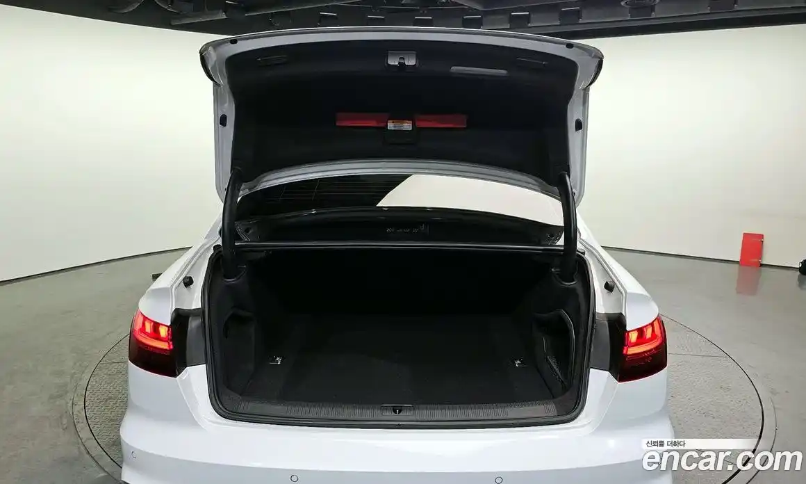 Audi A4 2020 2.0 Автомат в Москве № 136736, фото 18