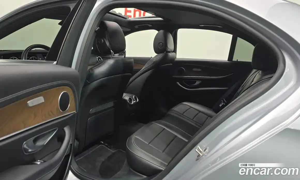 Mercedes-Benz E-Class 2022 2.0 Автомат в Москве № 138078, фото 12