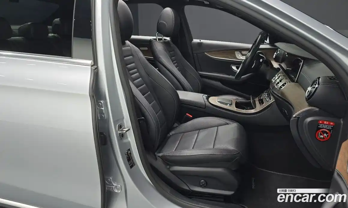 Mercedes-Benz E-Class 2022 2.0 Автомат в Москве № 138078, фото 14