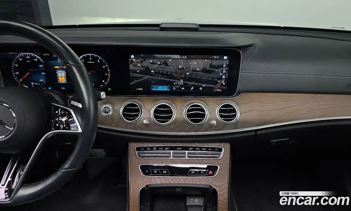 Mercedes-Benz E-Class 2022 2.0 Автомат в Москве № 138078, фото 16