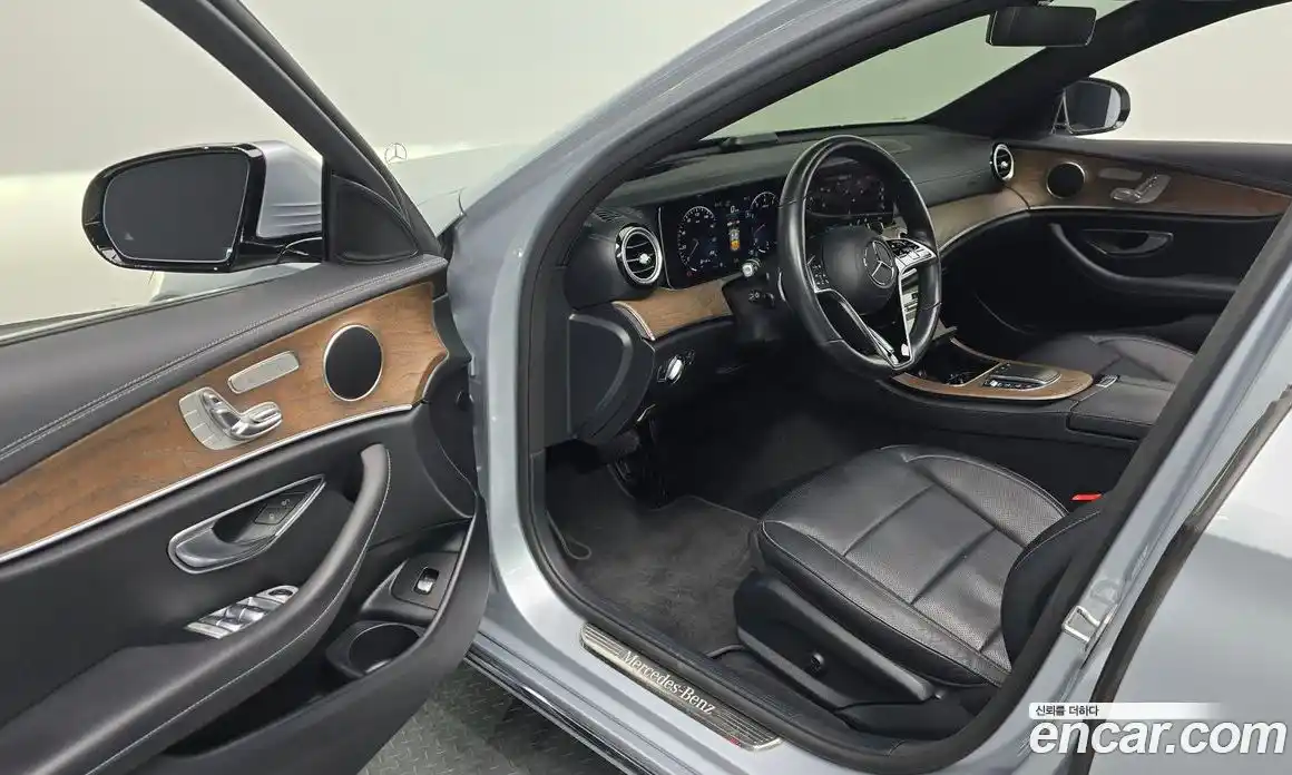 Mercedes-Benz E-Class 2022 2.0 Автомат в Москве № 138078, фото 17