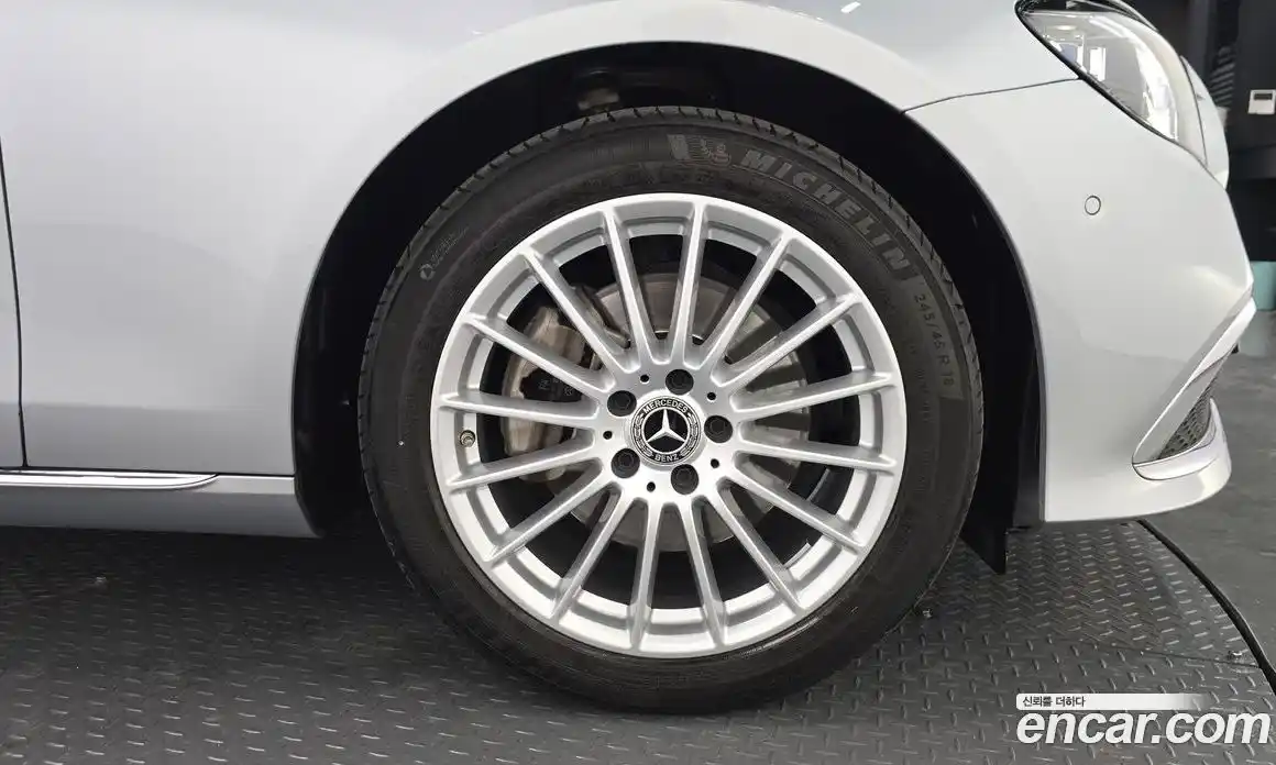 Mercedes-Benz E-Class 2022 2.0 Автомат в Москве № 138078, фото 7