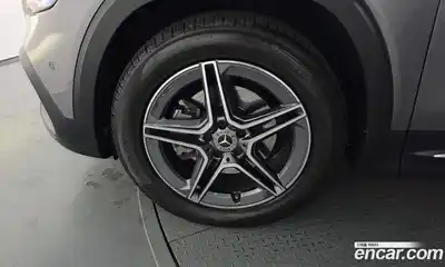 Mercedes-Benz GLB-Class 2023 2.0 Автомат в Москве № 142619, миниатюра 2