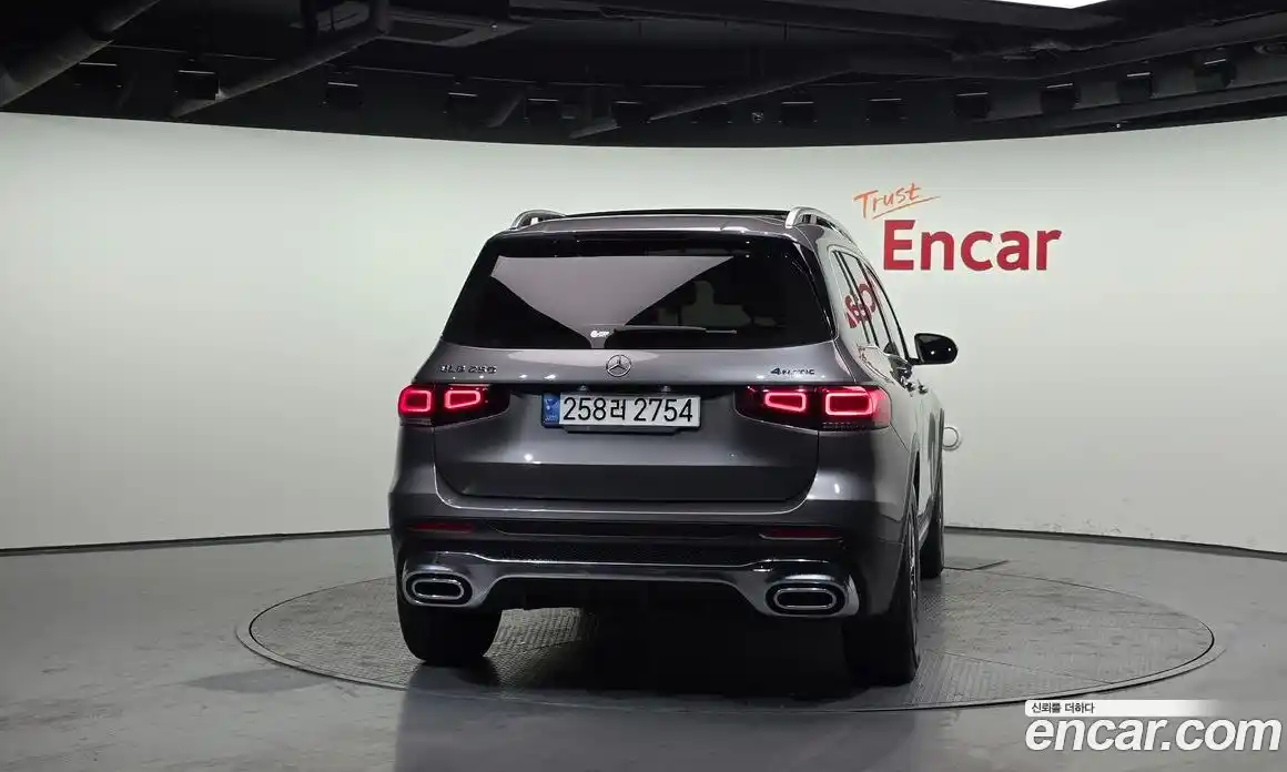 Mercedes-Benz GLB-Class 2023 2.0 Автомат в Москве № 142619, фото 5