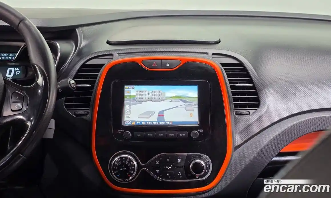 Renault QM3 2015 1.5 Автомат в Москве № 148753, фото 9