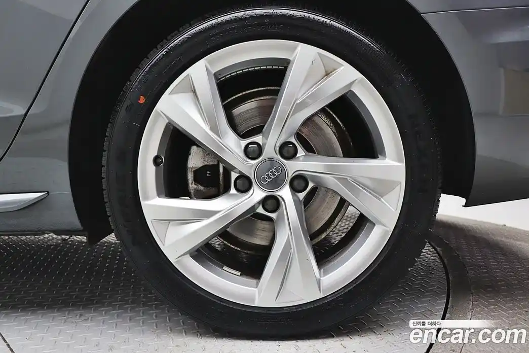 Audi A4 2021 2.0 Автомат в Москве № 156000, фото 6