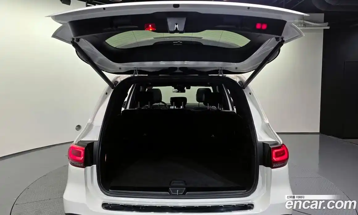 Mercedes-Benz GLB-Class 2021 2.0 Автомат в Москве № 161034, фото 9