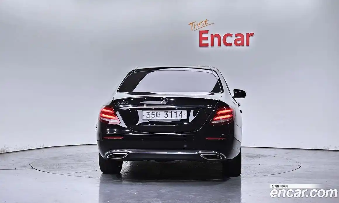 Mercedes-Benz E-Class 2018 2.0 Автомат в Москве № 161678, фото 13