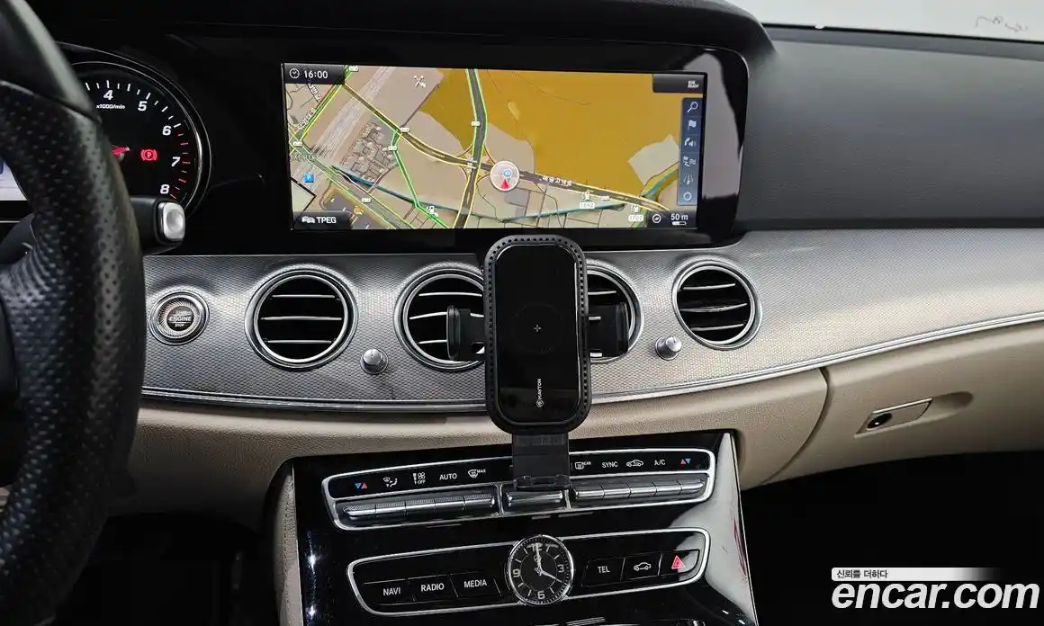 Mercedes-Benz E-Class 2018 2.0 Автомат в Москве № 161678, фото 18