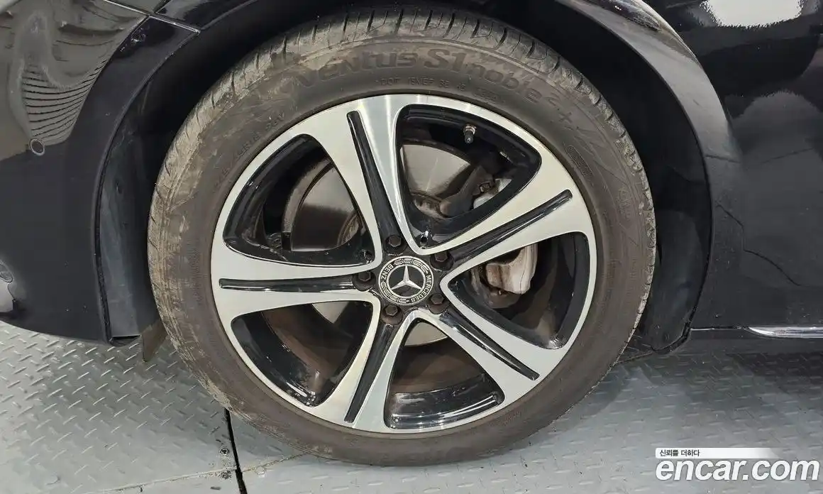 Mercedes-Benz E-Class 2018 2.0 Автомат в Москве № 161678, фото 5