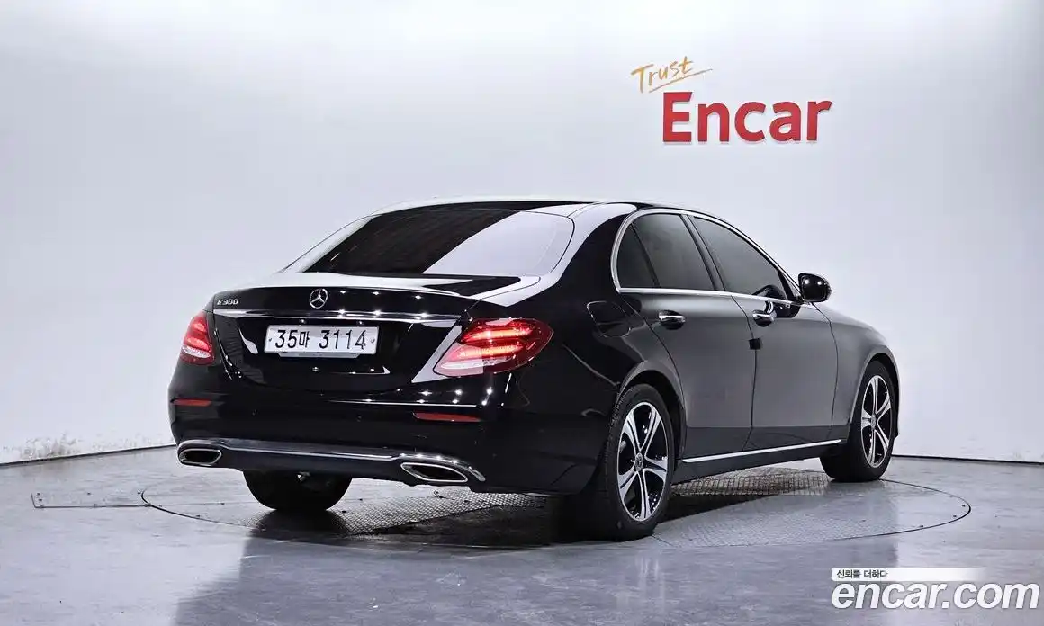 Mercedes-Benz E-Class 2018 2.0 Автомат в Москве № 161678, фото 7