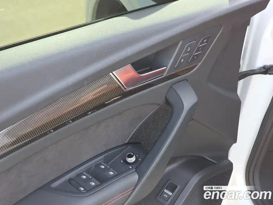 Audi SQ5 2022 3.0 Автомат в Москве № 163985, фото 13