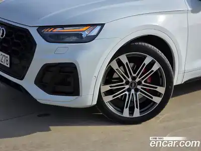 Audi SQ5 2022 3.0 Автомат в Москве № 163985, миниатюра 3