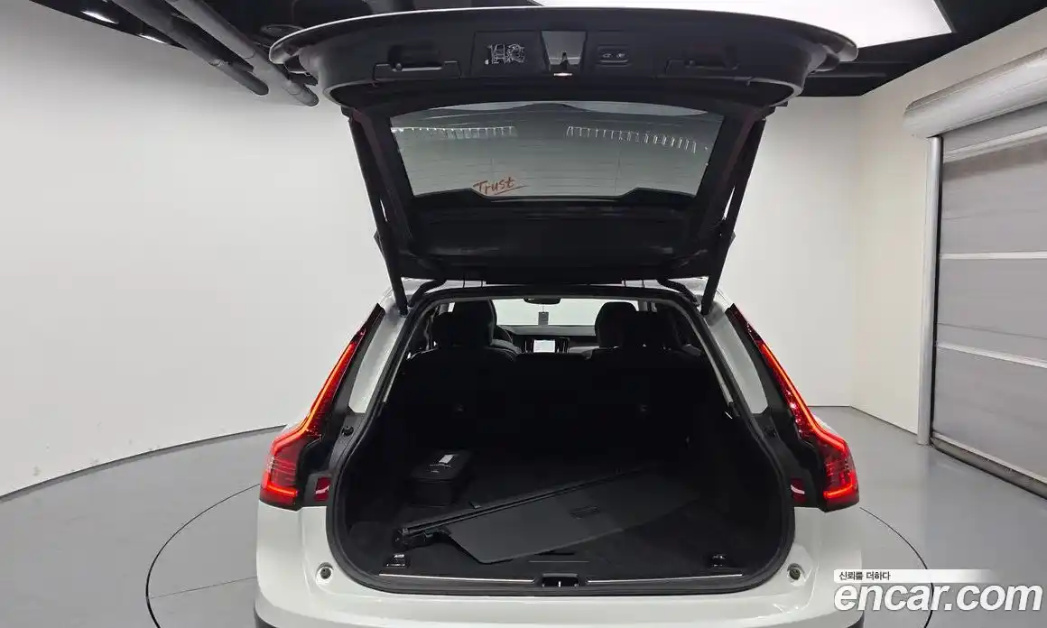 Volvo V90 2025 2.0 Автомат в Москве № 164165, фото 13