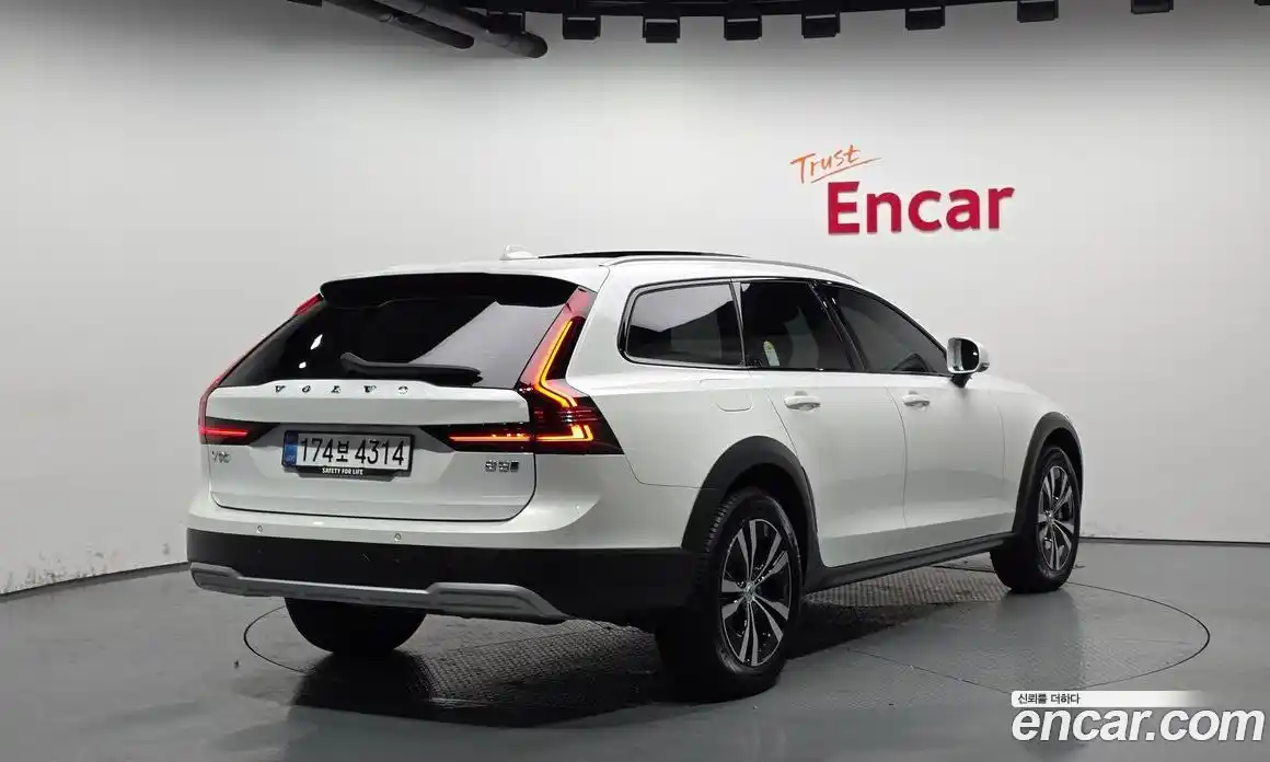 Volvo V90 2025 2.0 Автомат в Москве № 164165, фото 17