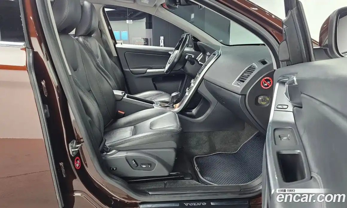 Volvo XC60 2016 2.0 Автомат в Москве № 164543, фото 11