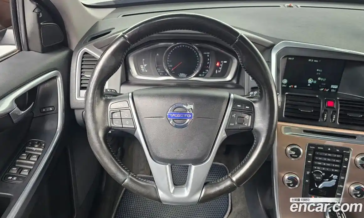 Volvo XC60 2016 2.0 Автомат в Москве № 164543, фото 13