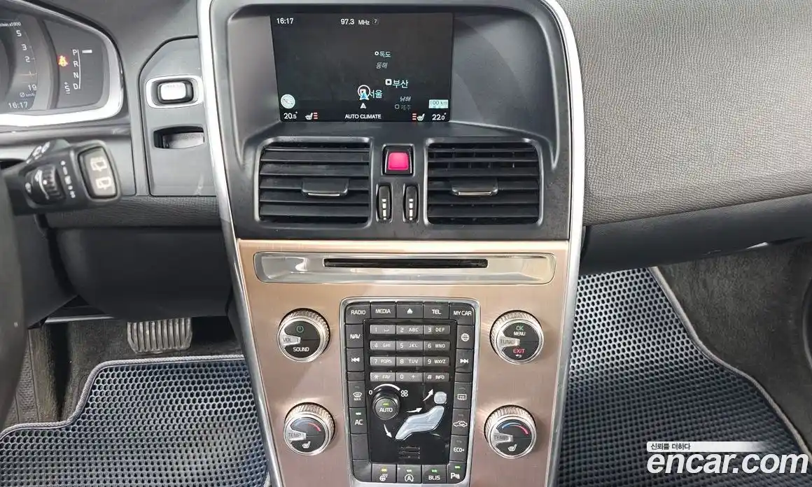 Volvo XC60 2016 2.0 Автомат в Москве № 164543, фото 14