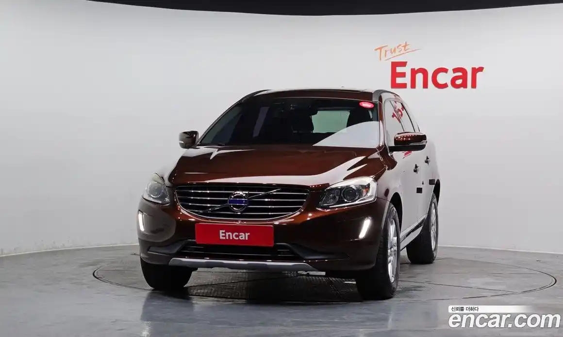 Volvo XC60 2016 2.0 Автомат в Москве № 164543, фото 3