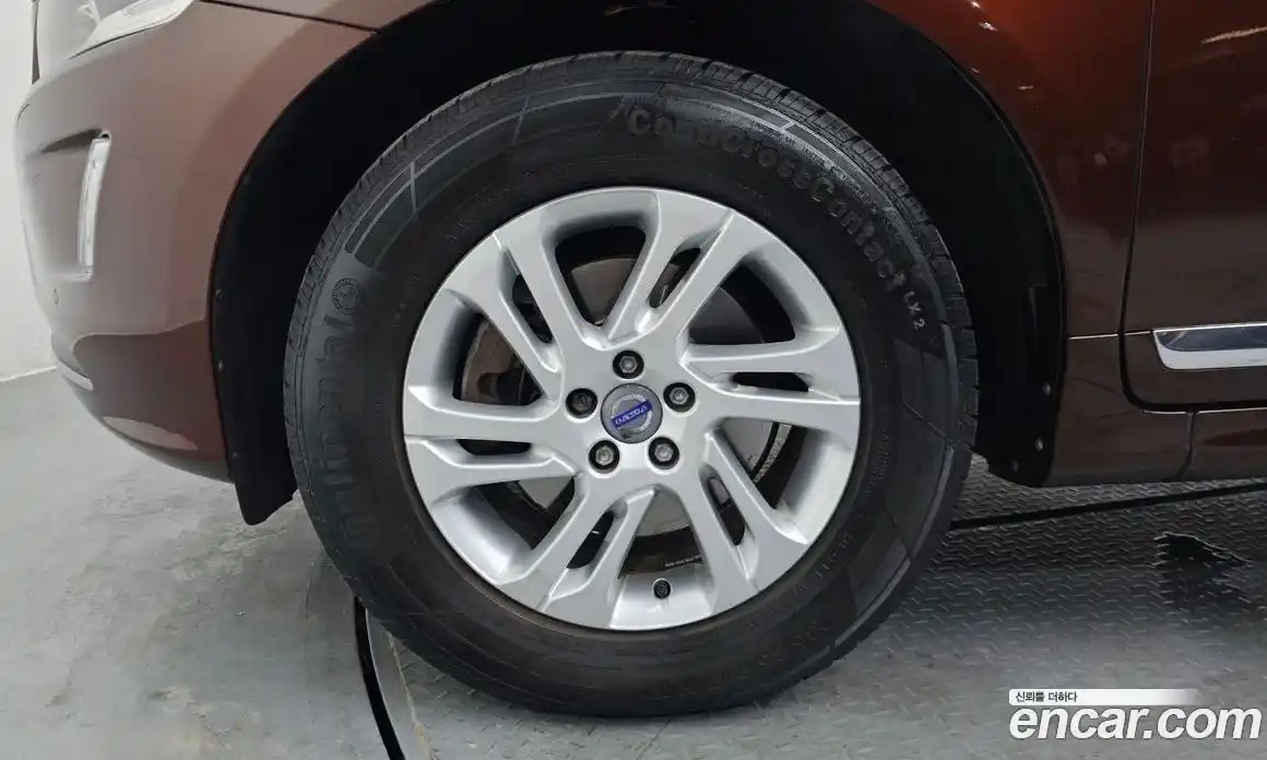 Volvo XC60 2016 2.0 Автомат в Москве № 164543, фото 5