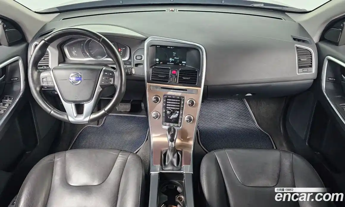 Volvo XC60 2016 2.0 Автомат в Москве № 164543, фото 7