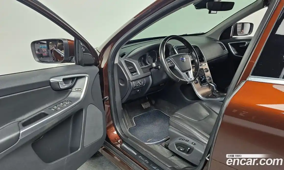 Volvo XC60 2016 2.0 Автомат в Москве № 164543, фото 10