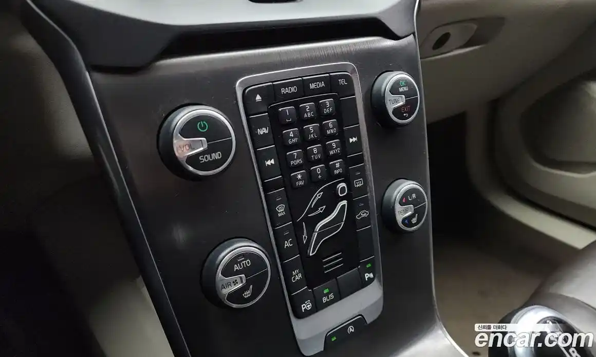 Volvo V40 2015 1.6 Автомат в Москве № 164709, фото 9