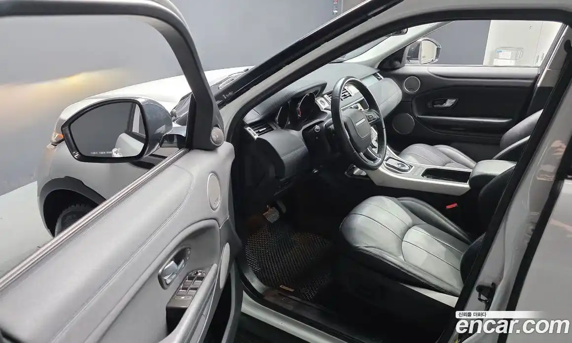 Land Rover Range-Rover Evoque 2018 2.0 Автомат в Москве № 166277, фото 11