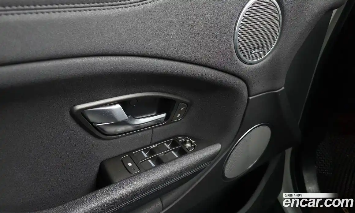 Land Rover Range-Rover Evoque 2018 2.0 Автомат в Москве № 166277, фото 17