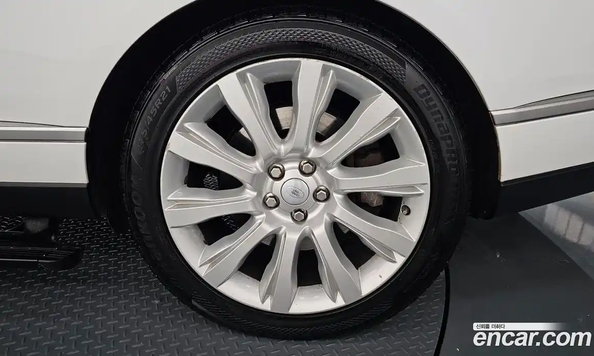 Land Rover Range-Rover 2017 5.0 Автомат в Москве № 166653, фото 13