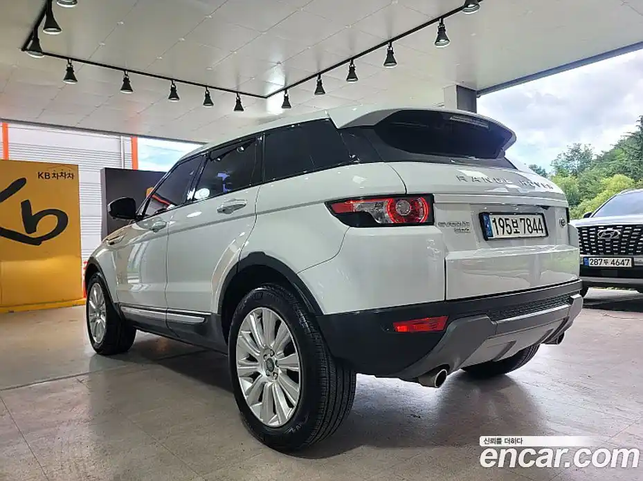 Land Rover Range-Rover Evoque 2014 2.2 Автомат в Москве № 166875, фото 3