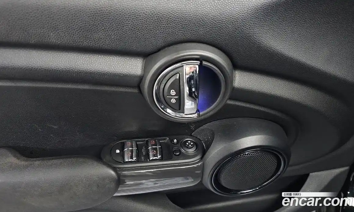 Mini Cooper 2016 1.5 Автомат в Москве № 167140, фото 12