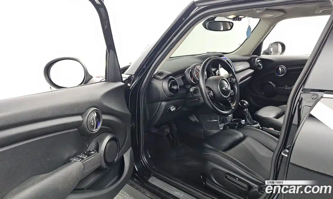 Mini Cooper 2016 1.5 Автомат в Москве № 167140, фото 18