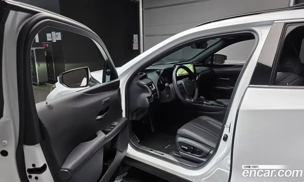 Lexus UX 2025 2.0 Автомат в Москве № 168033, фото 11